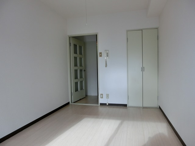 キャナル新北野の洋室