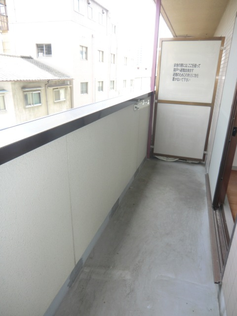 大阪市西淀川区御幣島２丁目の賃貸マンションのバルコニー