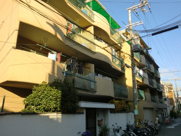 浩和マンションの外観
