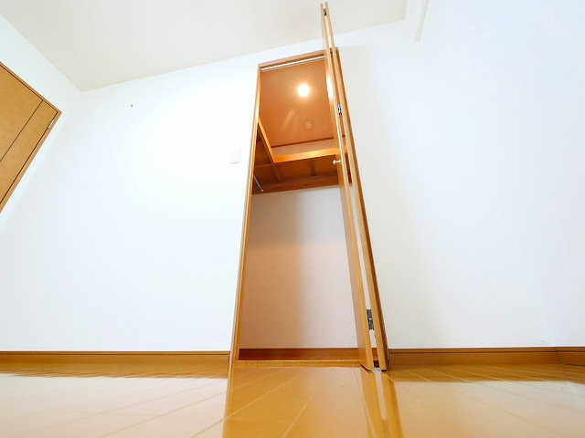 エス・バイ・エルクラスタあやめ池の収納