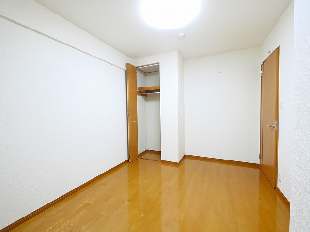 エス・バイ・エルクラスタあやめ池の寝室