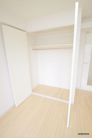 アイディル中之島イースト　仲介手数料無料の収納
