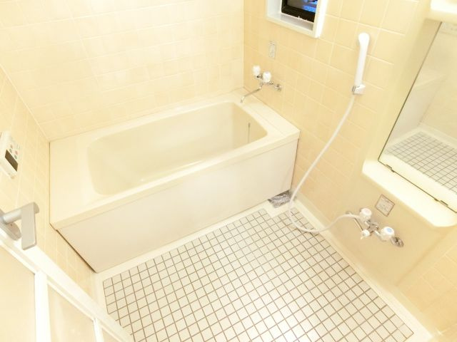 メゾンアザレアの浴室|同物件別部屋イメージ