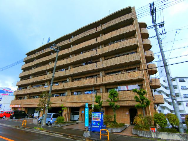 メゾンアザレアの外観