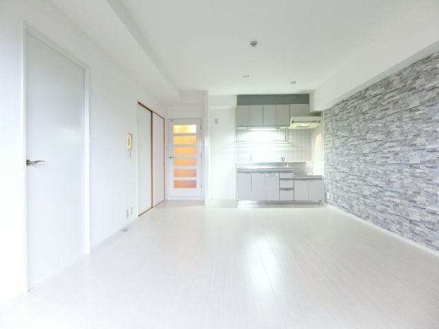 メゾンアザレアの居間・リビング|同物件別部屋イメージ