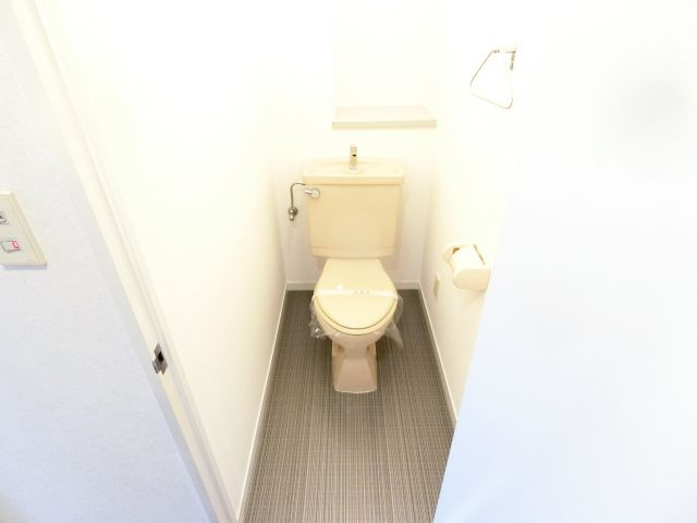 メゾンアザレアのトイレ|同物件別部屋イメージ