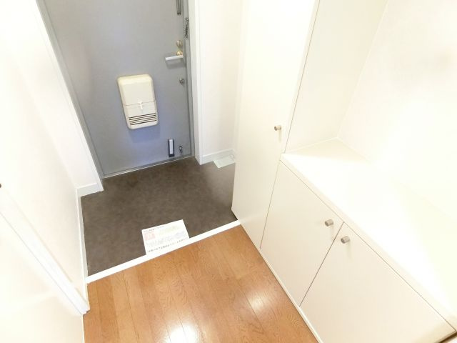 メゾンアザレアの玄関|同物件別部屋イメージ