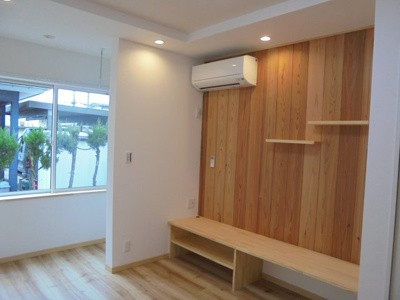 【設備】 | レ・セーナⅢ | 備え付けのテレビ台と飾り棚が素敵です♪