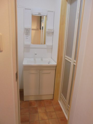 【洗面所】 | レ・セーナⅢ | おしゃれなクッションフロアの脱衣所♪