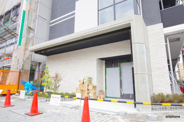S-RESIDENCE西長堀　仲介手数料無料のエントランス