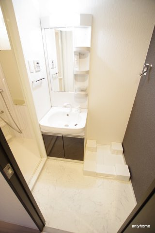 S-RESIDENCE西長堀　仲介手数料無料の洗面所