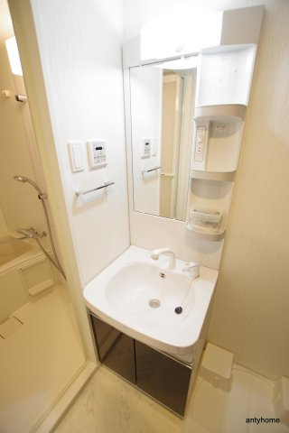 S-RESIDENCE西長堀　仲介手数料無料の洗面所