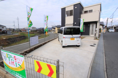 【駐車場】 | ペアコート香芝B | 駐車場完備です