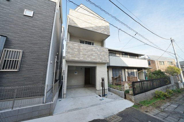 【横浜市西区東久保町31-8新築戸建てC号棟】（富士見台小学校・岩井原中学校）の外観