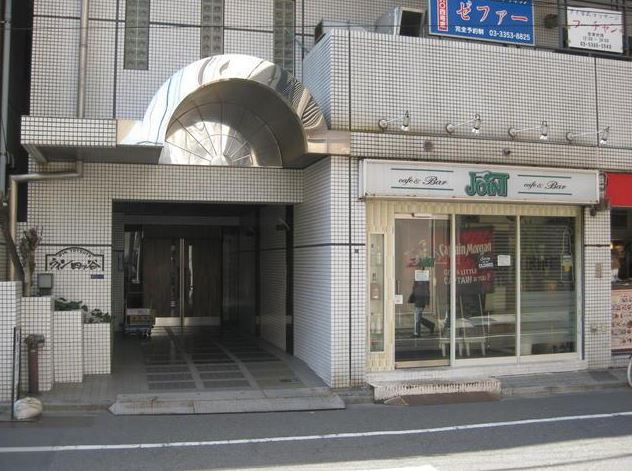 ウィン四ツ谷のエントランス|ウィン四ツ谷