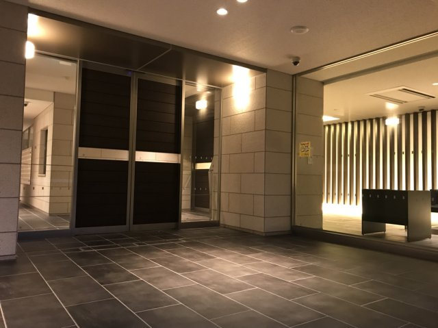 【エントランス】