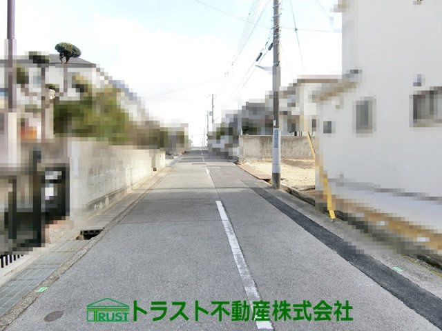神戸市垂水区神陵台５丁目　新築戸建の前面道路含む現地写真