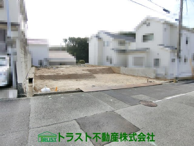 神戸市垂水区神陵台５丁目　新築戸建の前面道路含む現地写真