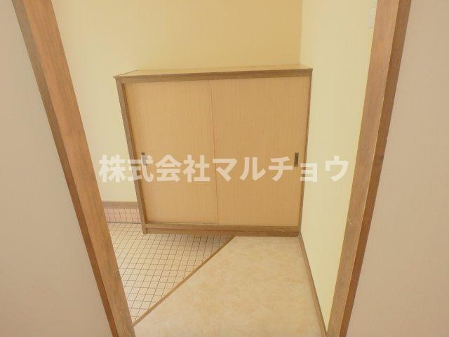 メゾン光葉台の玄関|明るい玄関です