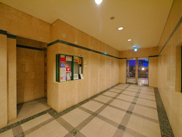 ノバ奈良大森町のエントランス|毎日通るエントランスはこのようになっています
