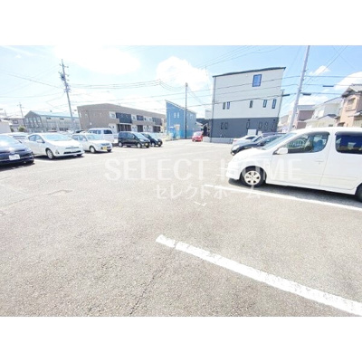 【駐車場】 | Ｓｕｒｐｌｕｓ　Ｏｎｅ都美Ａ | 駐車場完備です