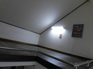 【設備】 | プチメゾン | ロフトには照明があります