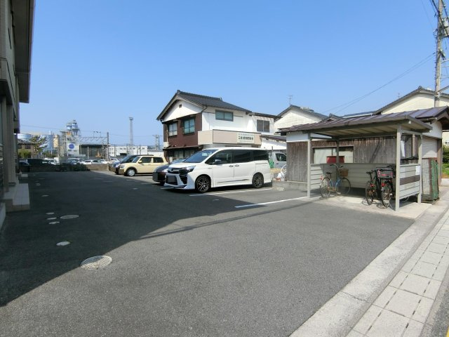 シャーメゾン花の駐車場