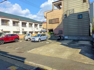 【駐車場】 | ロイヤルマンション | 近隣駐車場です