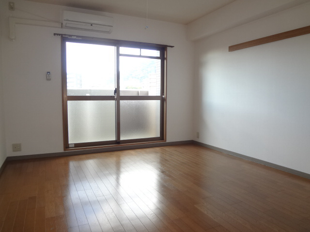 ポルト新神戸の居間・リビング