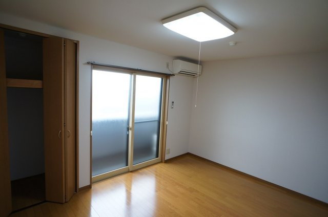 【洋室】 | コーポラベンダー