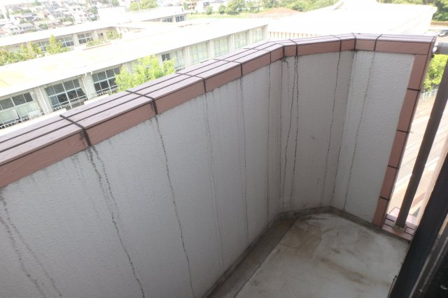 パークサイド雁宿1号館のバルコニー|北側の洋室側