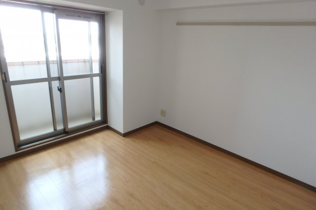 パークサイド雁宿1号館の洋室