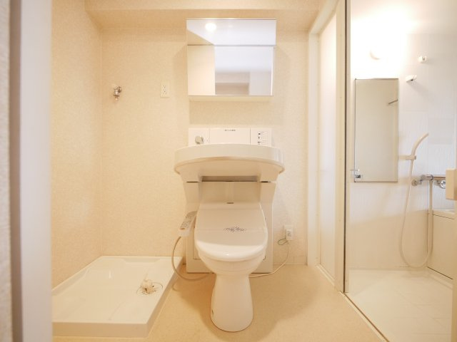 サヴォイオーサーズプレイス　11階の独立洗面台|別号室のものです。現状優先になります。