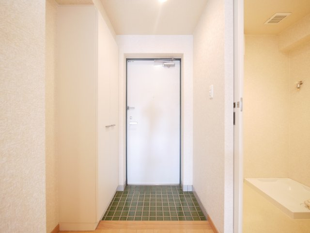 サヴォイオーサーズプレイス　11階の玄関|別号室のものです。現状優先になります。