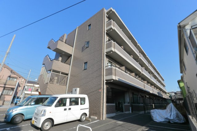 阿部松島マンションの外観