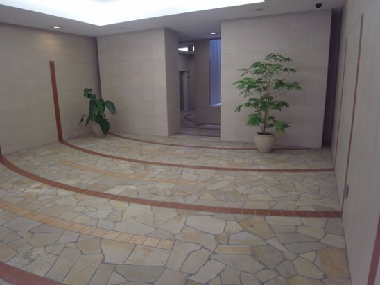 【エントランス】