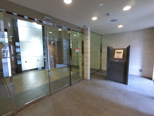 【エントランス】