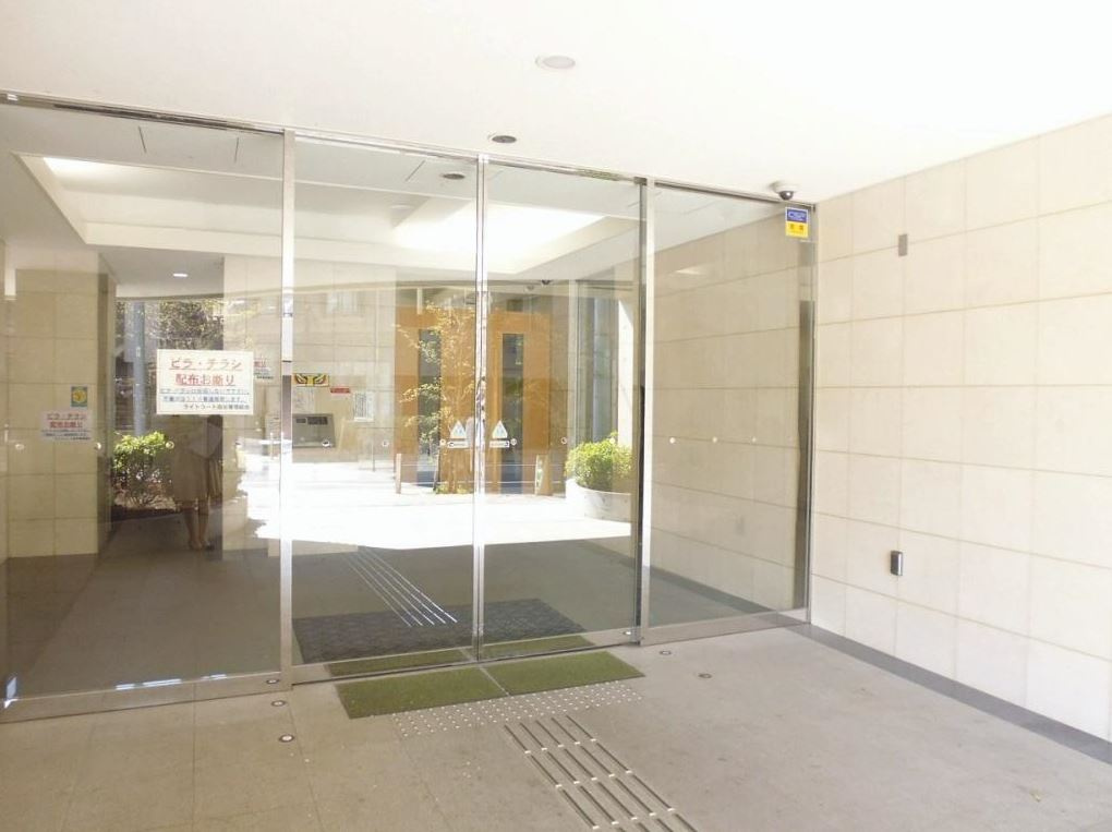 ライトコート四谷のエントランス|ライトコート四谷