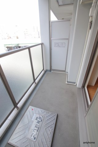 エスグランデ南森町　仲介手数料無料のバルコニー