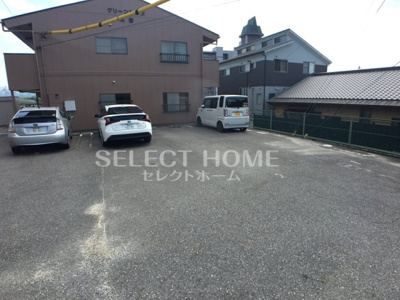 【駐車場】 | フォーサイト大西 | 車をお持ちの方に嬉しい駐車場付きの物件です