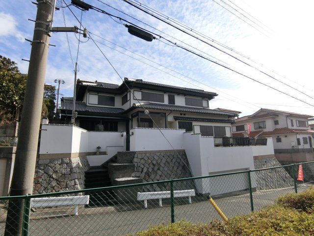 神戸市垂水区塩屋北町１丁目　中古戸建の外観|広い間口の大きな屋敷です