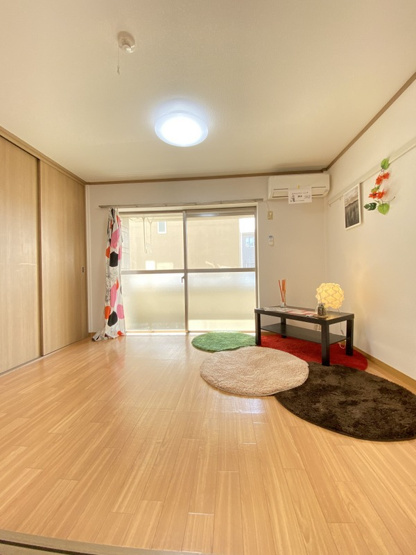 【洋室】 | メゾンアイレット | ※参考写真※南向き洋室6帖☆バルコニーに繋がる角部屋です！エアコン付きで1年中快適に過ごせますね☆