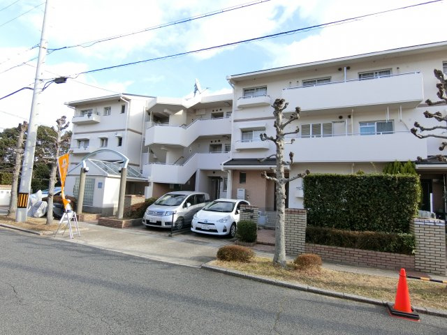 コンフォール学園緑が丘第1　５号棟の外観