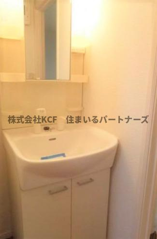 リブレア津福本町Aの独立洗面台|朝の身支度には欠かせない独立洗面化粧台