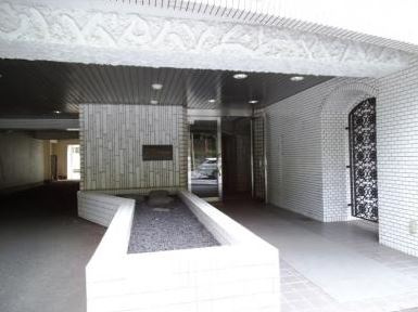 ヴィップ新宿御苑のエントランス|ヴィップ新宿御苑