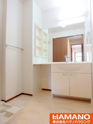 【独立洗面台】 | ロイヤルローサ | 独立洗面台で身支度をすべて済ませてしまいましょう