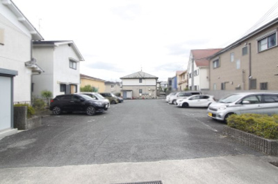 【駐車場】 | パセオ白鳳Ｂ棟 | 駐車場完備です