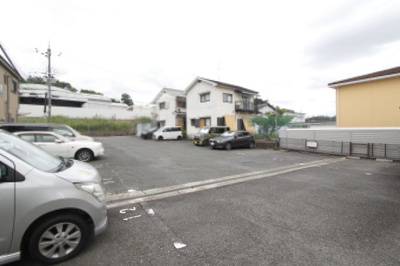 【駐車場】 | パセオ白鳳Ｂ棟 | 駐車スペースもあります