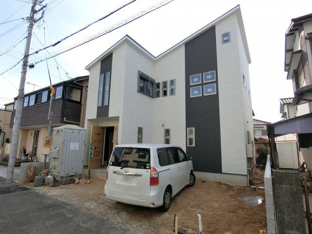 明石市大久保町大窪　新築戸建の外観|間口の広い素敵な住まいがもうすぐ完成です