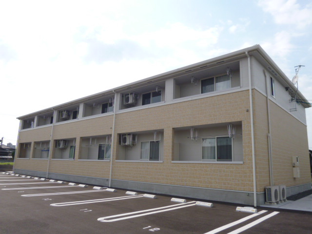 ローズハウスの駐車場